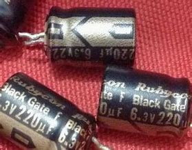 黑金剛電容的工作原理和電壓放大機(jī)制是什么？