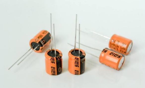 「NIPPON CHEMI-CON」電解電容極性接錯(cuò)會(huì)爆炸，如何避免？